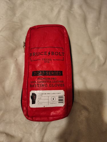 New Medium Bruce Bolt Batting Gloves