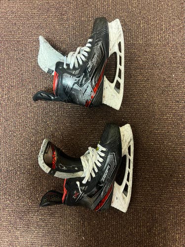 Used Senior Bauer Regular Width  9.5 Vapor 2X Hockey Skates