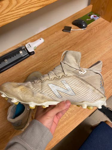 White Used Size Men's 10.5 (W 11.5) New Balance Freeze 2.0