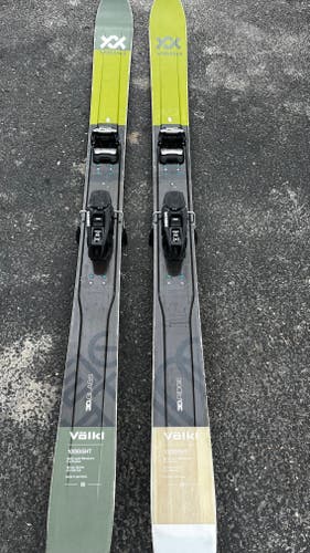 Used Unisex Volkl 181 cm Powder 100Eight Skis With Bindings Max Din 12
