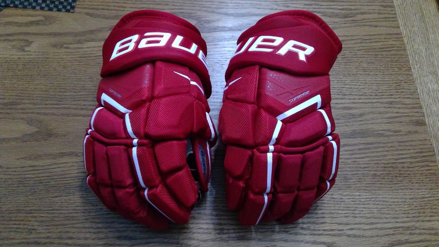 Lightly Used Bauer Supreme Ultrasonic Gloves 14"