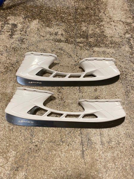 USED BAUER PULSE TI BLADES WITH TUUK HOLDERS SIZE 272