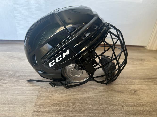 New Small CCM Tacks 910 Helmet Combo