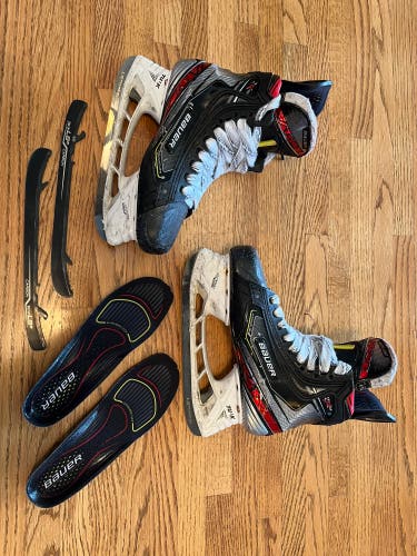 Used Bauer Vapor 2X Pro Hockey Skates - size 3.5