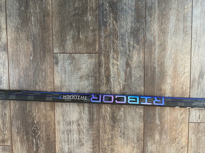 Senior CCM Right Handed P88 RibCor Trigger 7 Pro Hockey Stick 75 Flex