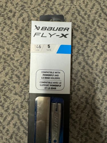 Bauer Fly-X size 5 (246 MM) blades