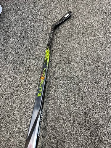 New Senior Bauer Right Handed P92M  Vapor Hyperlite 2 Hockey Stick