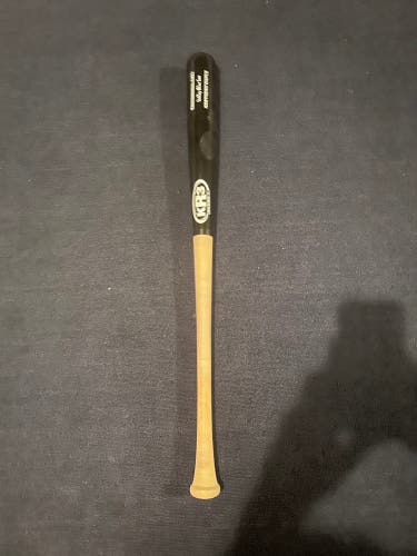 Used 2021  Maple 30 oz 33" Professional C271 Bat (Pricing Negotiable)