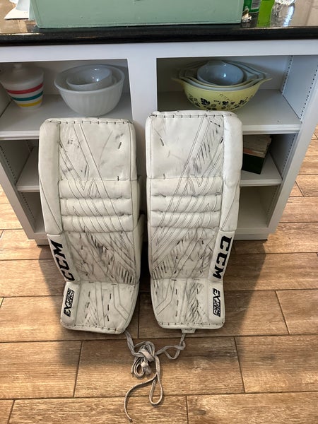 Ccm 31+1 Eflex 4 leg pads
