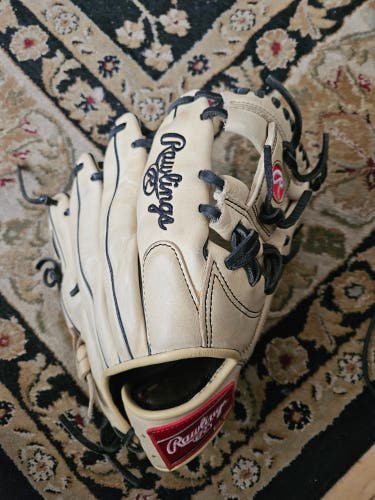 Used 2022 Rawlings Right Hand Throw Infield Gold Glove Elite Baseball Glove 11.25"