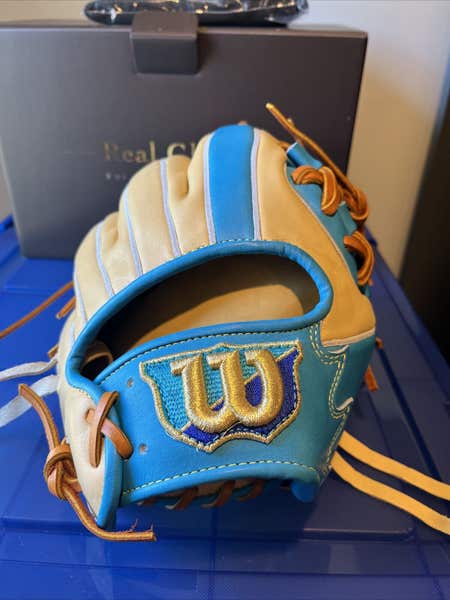 NEW Wilson Staff Custom TEDDY BEAR LOGO | SidelineSwap | Buy and