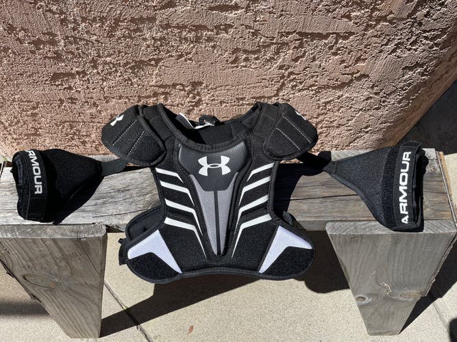 Used Small Under Armour Shoulder Pads Black Small