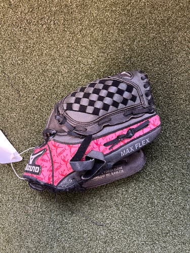 Mizuno Finch Softball Glove (2118)