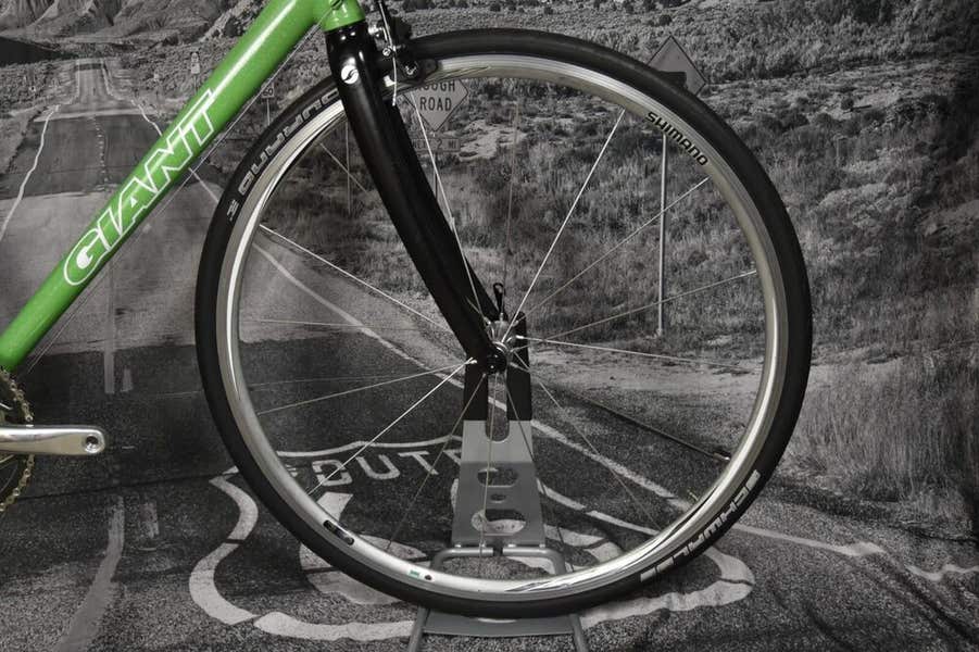 GIANT OCR3 ROAD BIKE SIZE LARGE, 56 CM, 18 SPEED, CARBON FORK NEW