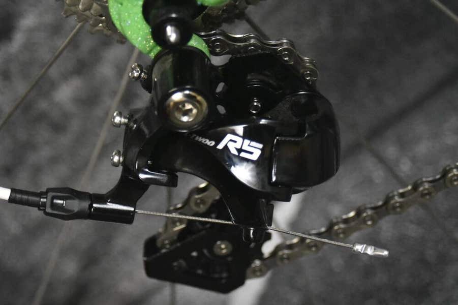 GIANT OCR3 ROAD BIKE SIZE LARGE, 56 CM, 18 SPEED, CARBON FORK NEW