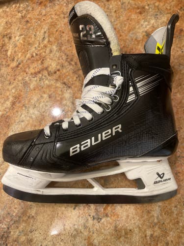 Used Bauer Pro Stock 9D Vapor Hyperlite 2 Hockey Skates