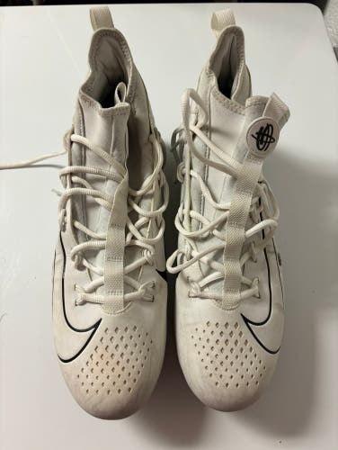 White Used Men's Mid Top Turf Cleats