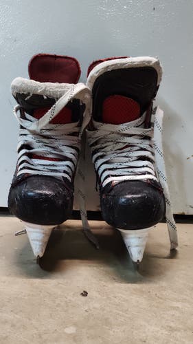 Used Junior Bauer Vapor X700 Hockey Skates Regular Width Size 3