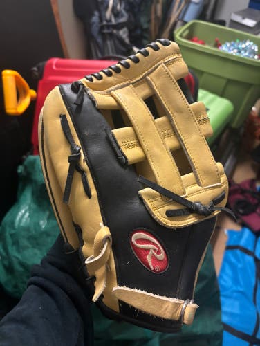 Used  Outfield 12.75" Gold Glove Baseball Glove