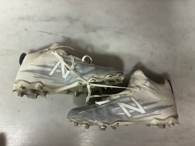 White Used Men's Mid Top Molded Cleats Freeze