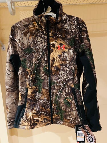 Under Armour Stealth Realtree camo Women's Waterproof Jacket. Sherpa Lined. S