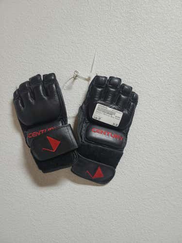 Used Century Sm Martial Arts Gloves
