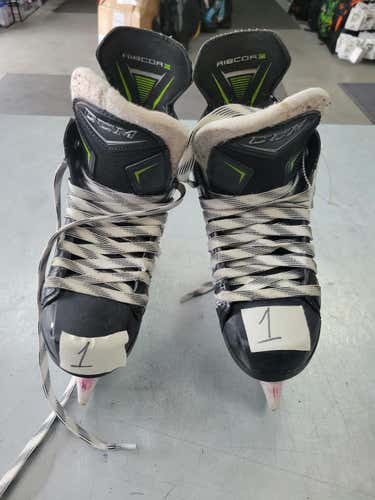 Used Ccm 76k Junior 01 Ice Hockey Skates