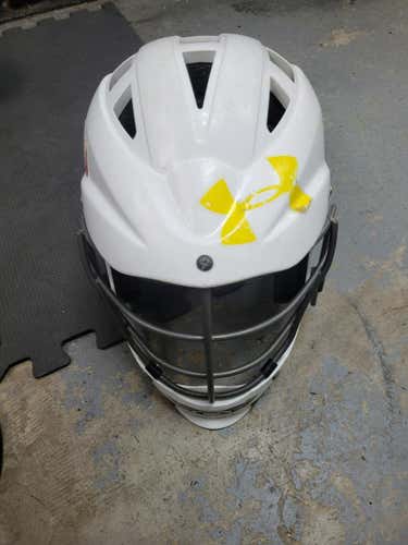 Used Cascade Cs R Yth Adj One Size Lacrosse Helmets