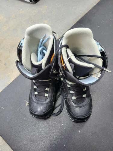 Used Burton Lodi Senior 8.5 Women's Snowboard Boots