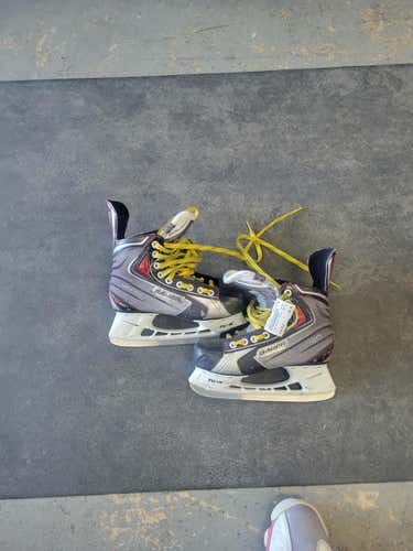 Used Bauer X50 Intermediate 5.0 Ice Hockey Skates