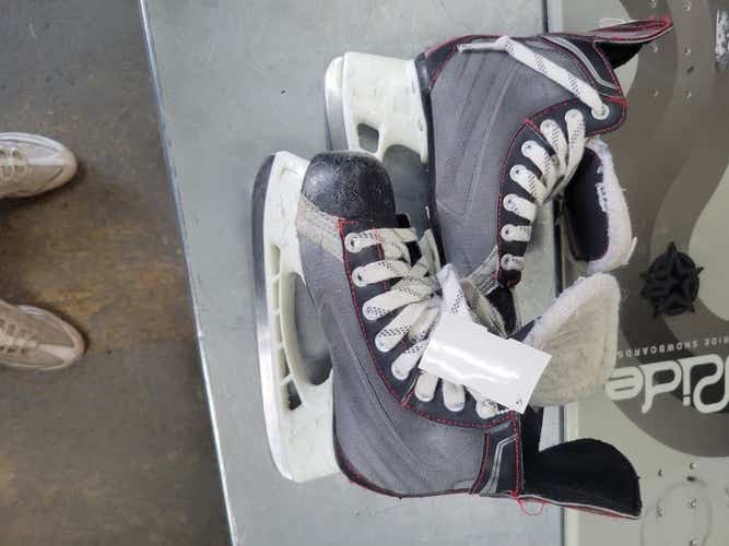 Used Bauer Vapor X 30 Junior 02 Ice Hockey Skates