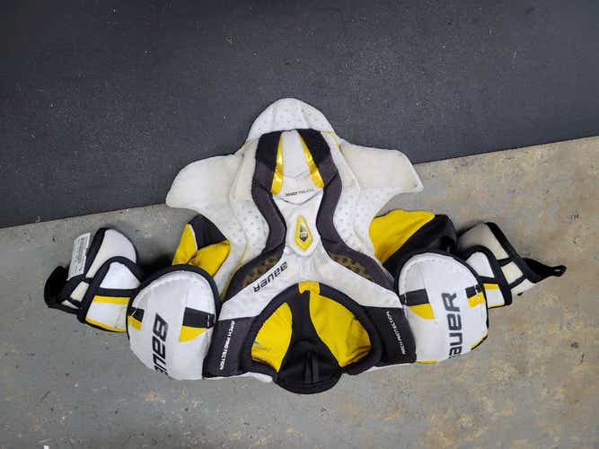 Used Bauer Total One Md Hockey Shoulder Pads
