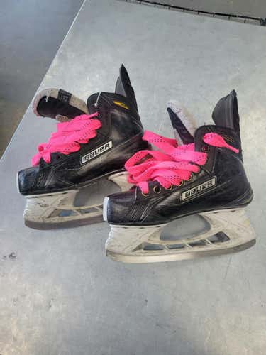 Used Bauer Supreme 180 Junior 02.5 Ice Hockey Skates