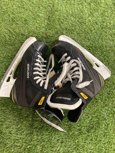 Used Senior Bauer Supreme 140 Hockey Skates Regular Width 7