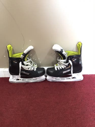 Used Bauer Supreme S29 Size 5D Hockey Skates Item#S2999