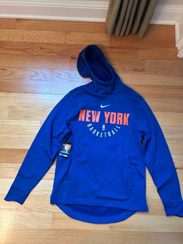 Knicks Sweatsuit Size Medium Hoodie and Sweatpants (Pricing Negotiable)