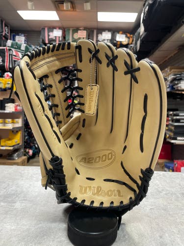 New Right Hand Throw 13.5" A2000 Baseball Glove