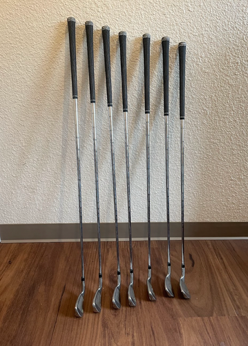 Used Men's TaylorMade SIM 2 Max Right Handed Iron Set Stiff Flex