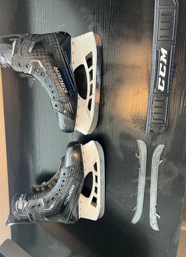 Used Senior Bauer 7 Supreme Mach Hockey Skates Comes With Extra Blades And Carrying Case