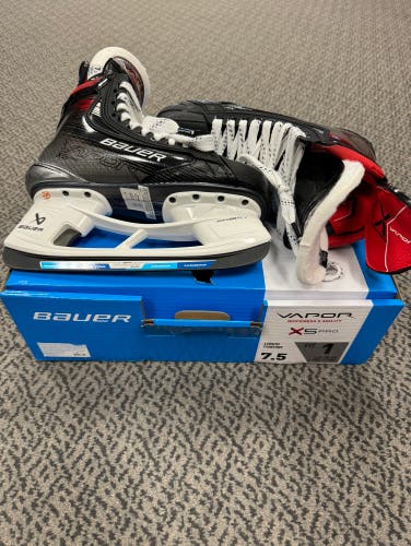Bauer Vapor X5 Pro size 7.5 Fit 1 skates