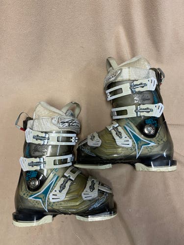 Used Women's Atomic All Mountain Hawx Ski Boots