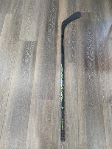 Used Intermediate Bauer Ag5nt Right Handed Hockey Stick P92