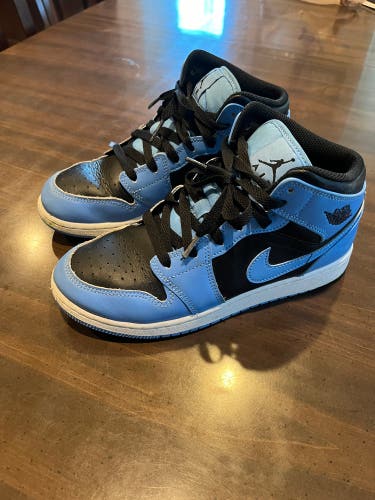 Boys Air Jordan Sneakers Size 6Y