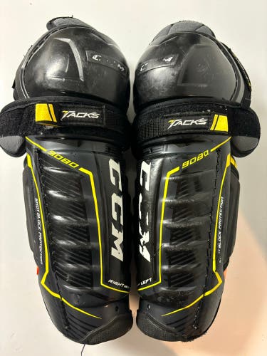 Used Junior CCM 11"  Tacks 9080 Shin Pads