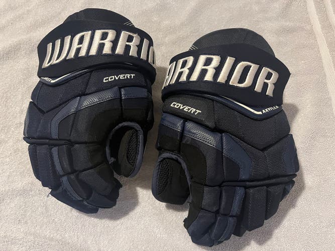 Warrior Covert QR Edge hockey gloves
