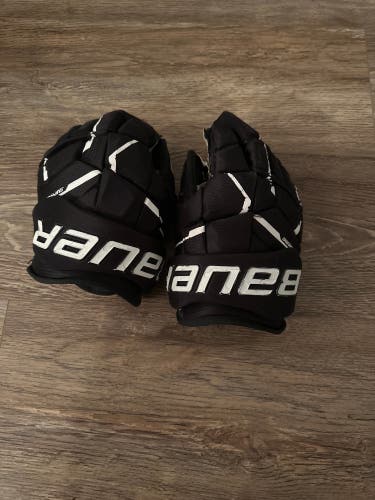 Used Bauer 13"  Supreme M5 Pro Gloves