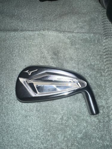 Used Men's 7 Iron Right Handed JPX 919 Hot Metal