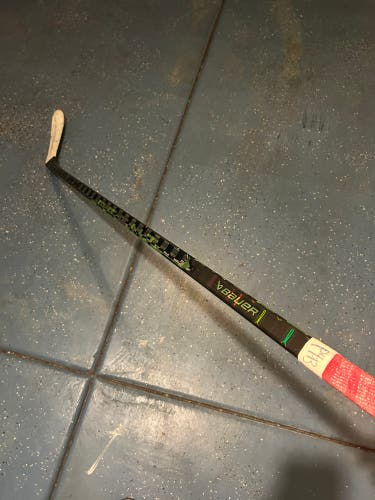 Senior Bauer Right Handed P28  Ag5nt Hockey Stick