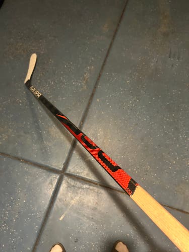 Used Senior Bauer Right Handed P92 Vapor FlyLite Hockey Stick