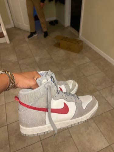 Nike Dunk shoes size 5.5 in good condition
